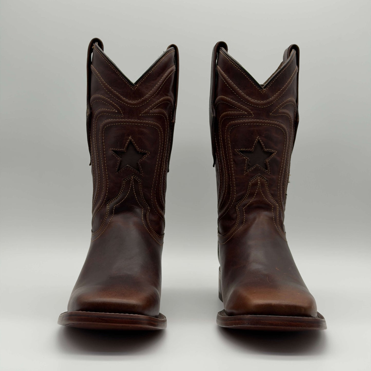 Bota Vaquera Tabaco Punta Cuadrada — Suela de Cuero