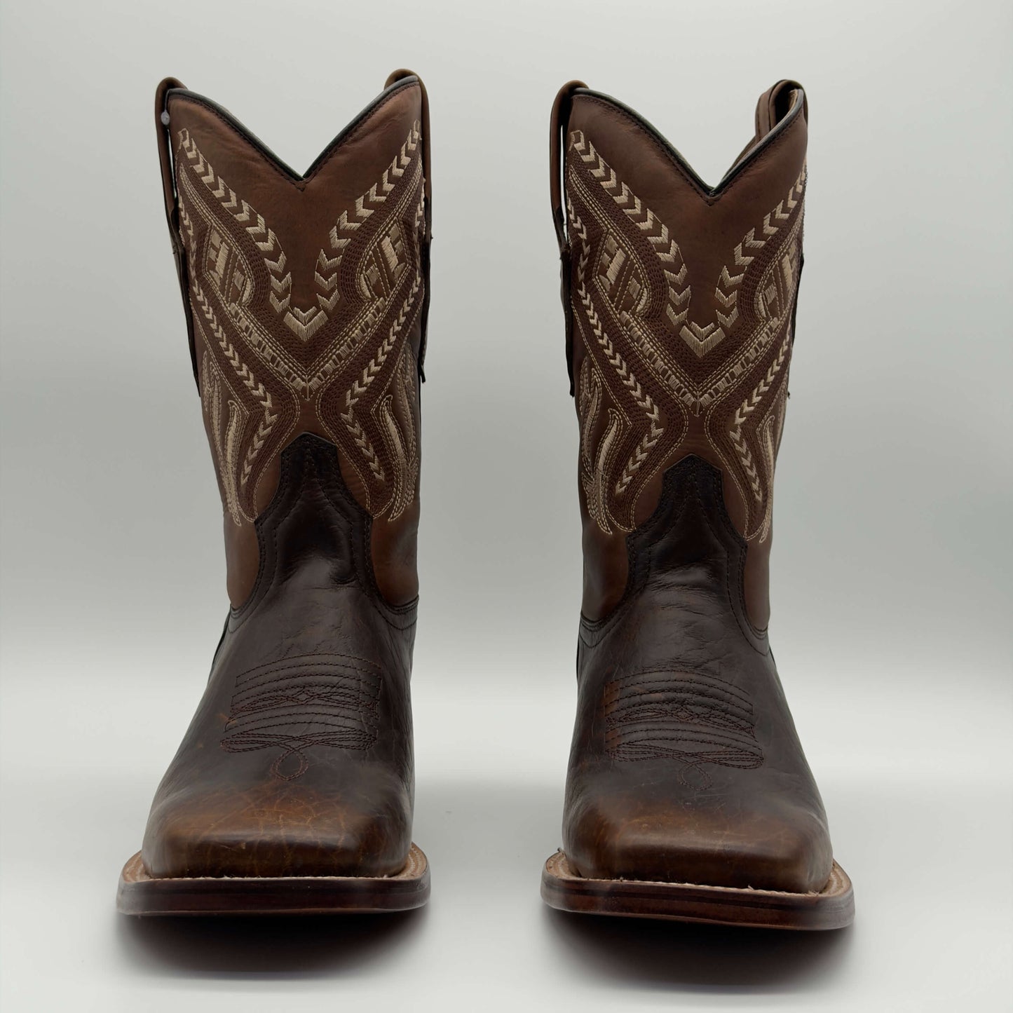 Bota Vaquera Tabaco Bicolor Punta Cuadrada — Suela de Cuero