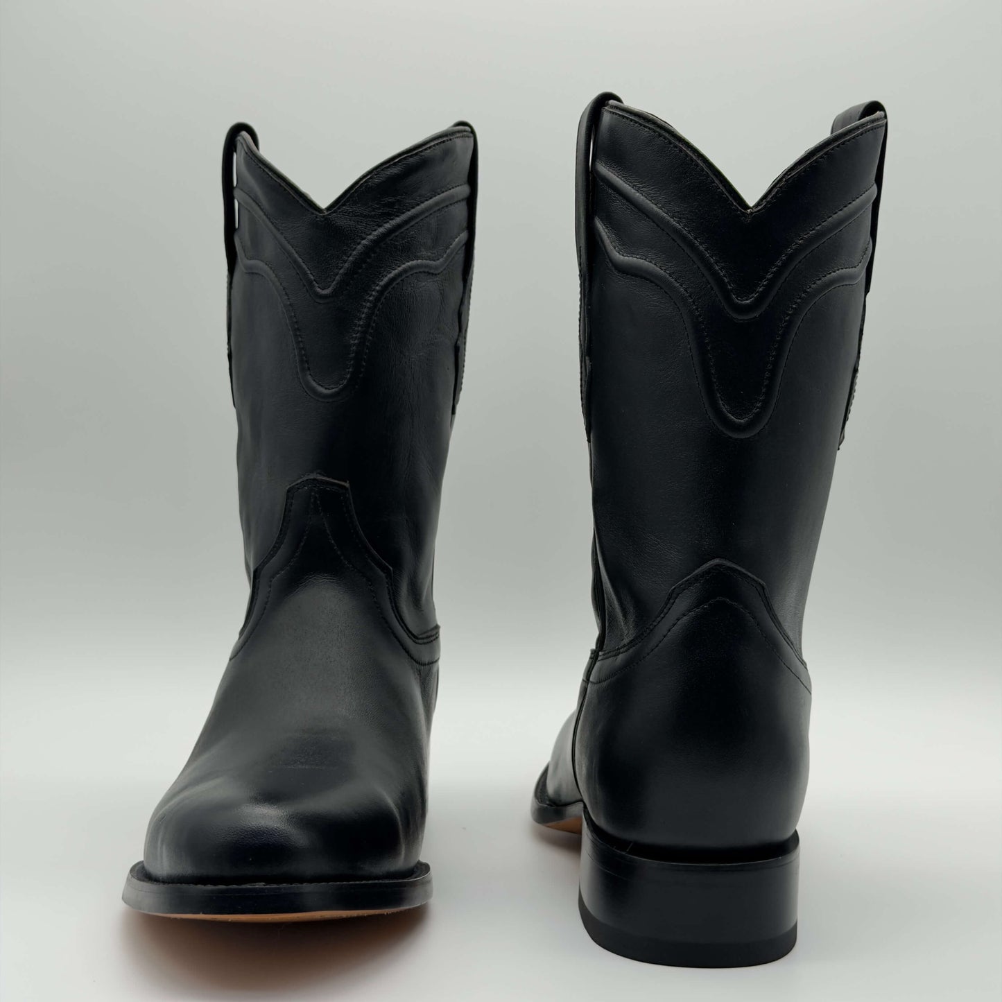 Bota Vaquera Negro Punta Oval — Suela de Cuero