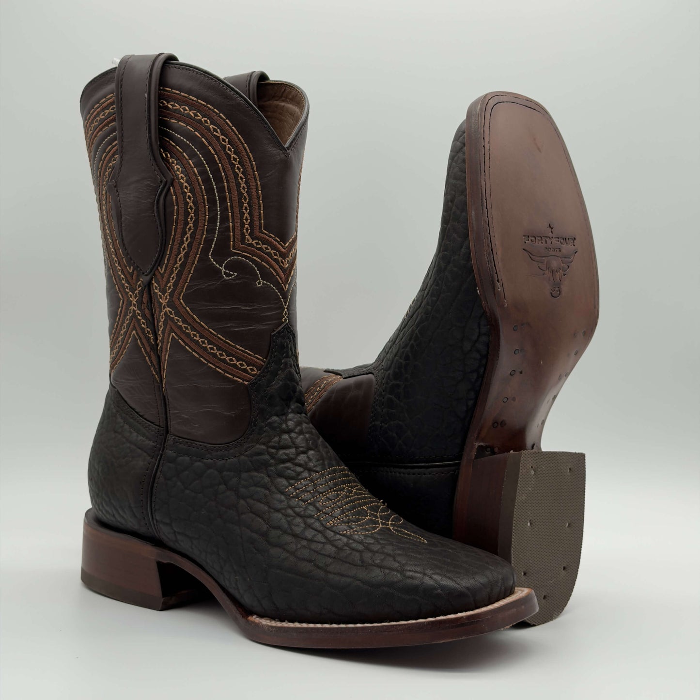Bota Vaquera Cuello de Toro Café Punta Cuadrada — Suela de Cuero
