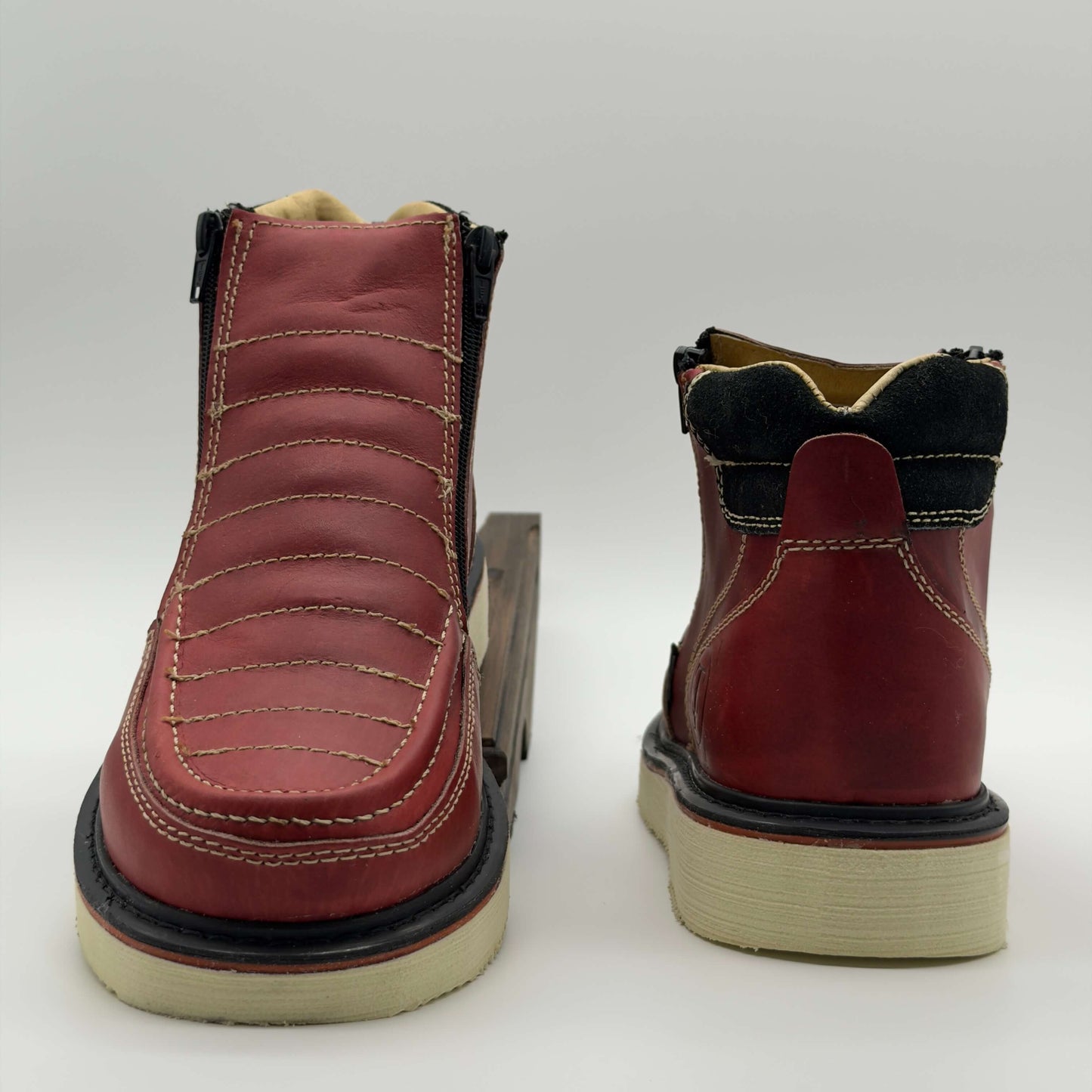 Zapato de Trabajo Doble Cierre Bordado Crazy Vino Mil Rayas